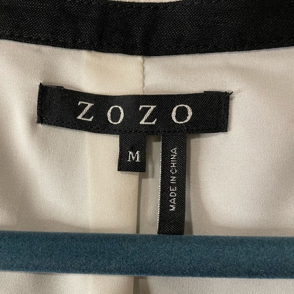 ZOZO Dress Jacket with mesh floral design details. Size M M - Picture 3 of 4